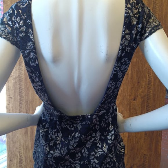 Slate & Willow Lace Open back dress - Picture 4 of 7